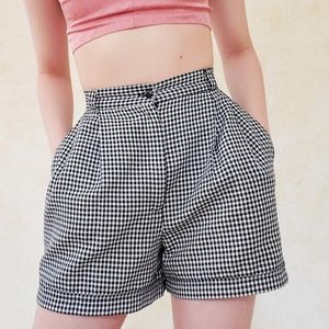 True vintage high rise shorts with pockets
